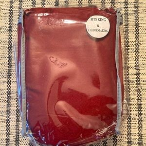 Like new- King Sheet Set